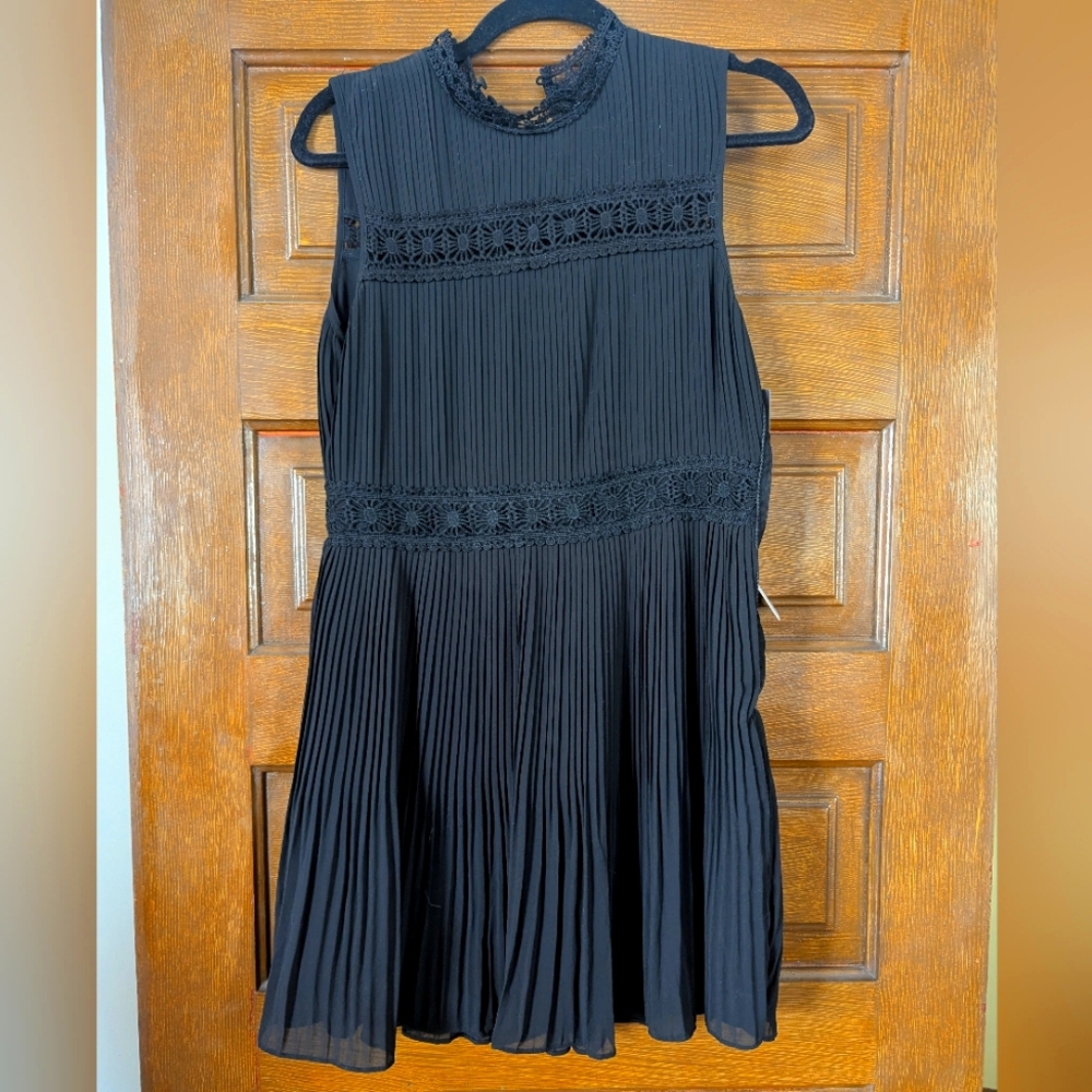 NWT Lulu's Pleated Dress